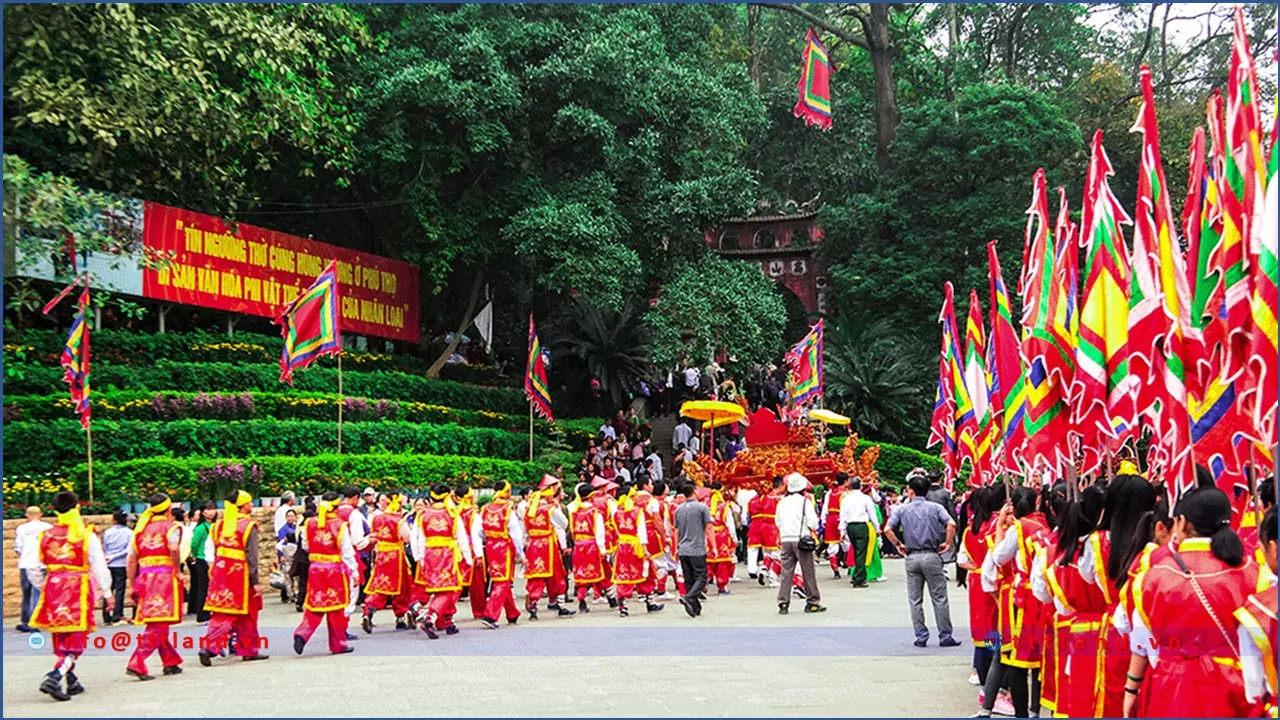 Rước Kiệu Giỗ Tổ Hùng Vương - Phú Thọ - TTTLAND